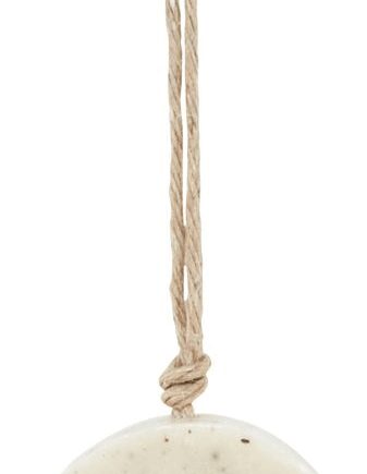 Hvid Håndsæbe Meraki Sesame Scrub Sæbebar 150 Rund Med Indbygget Snor - Meraki Welovebeauty  - 5707644426610